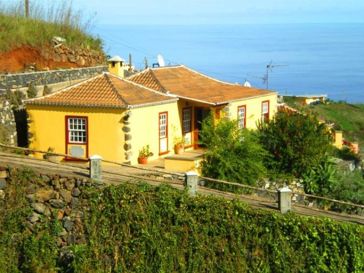 Landhaus in Alleinlage im Norden  — Ferienhaus