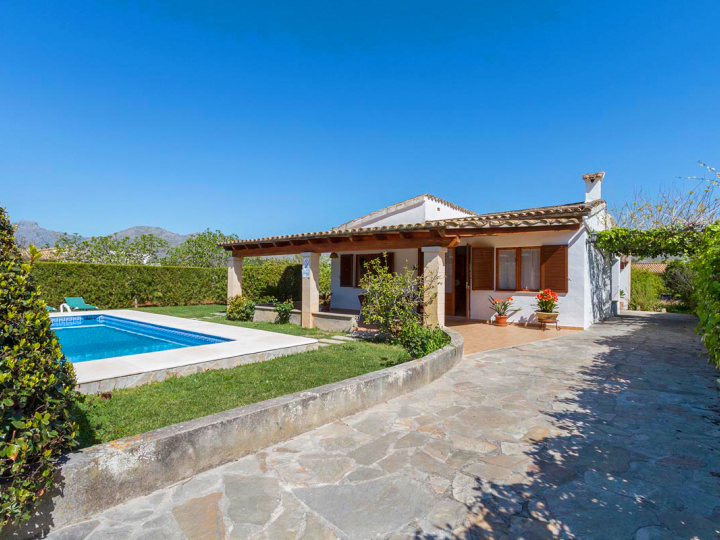 Pool, Garten, Internet  — Ferienhaus