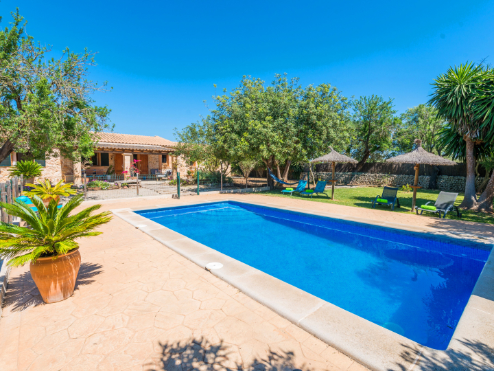 kindersichere Poolumzäunung — Ferienhaus