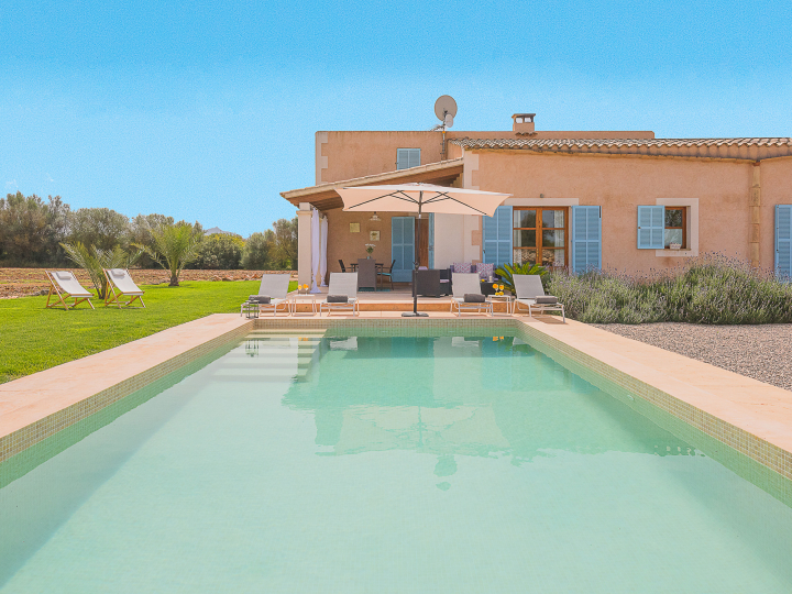 Pool, Grillecke, Internet — Ferienhaus