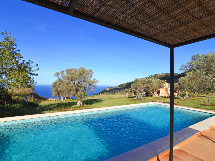 Finca mit Pool und Meerblick — Finca