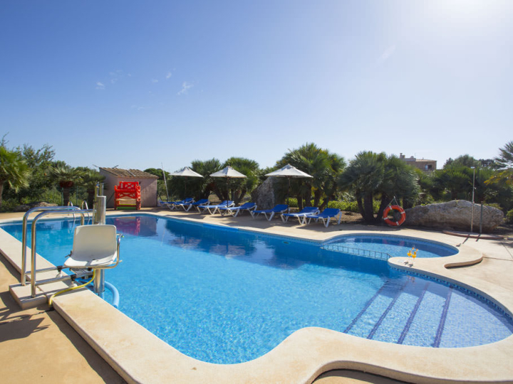 Klimatisierte Finca mit eingezäuntem Pool  — Finca
