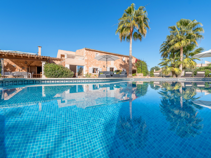 Finca mit Pool — Finca