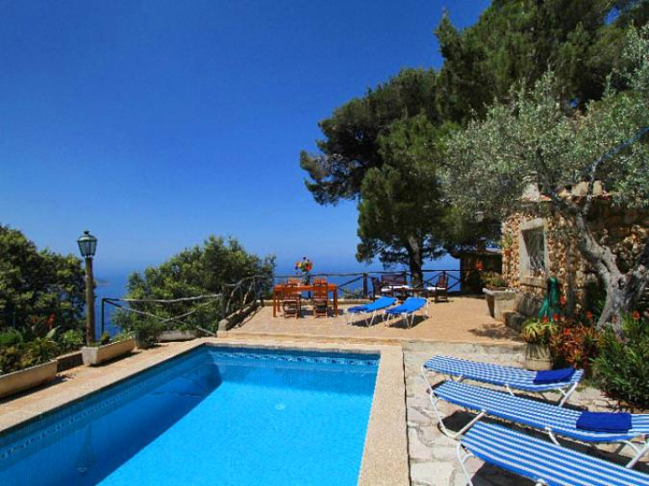 Finca zwischen Deia und Valldemossa — Finca