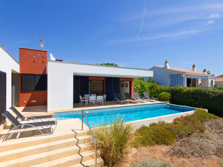 barrierefrei, Pool, Klimaanlage — Ferienhaus
