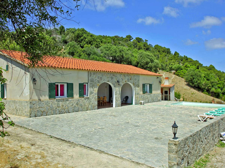 Alleinstehendes Ferienhaus im Zentrum Menorcas — Ferienhaus