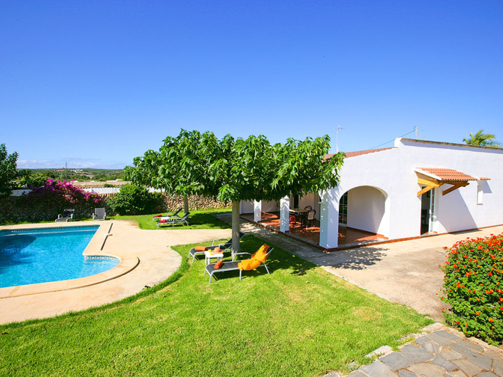 ländliche Lage - Pool, Garten, Internet  — Ferienhaus