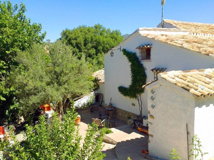 Bio-Ferienwohnung mit Garten und Flußlauf — Ferienwohnung