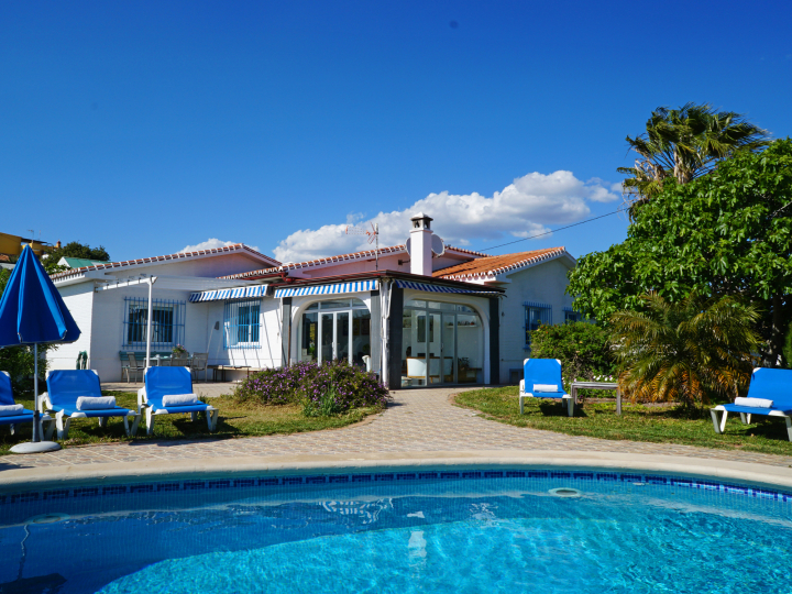 Strandnahes Ferienhaus mit Pool - Costa del Sol — Ferienhaus