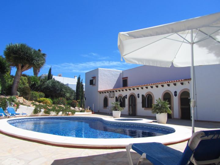 strandnah, Pool, Klimaanlage, Internet — Apartment