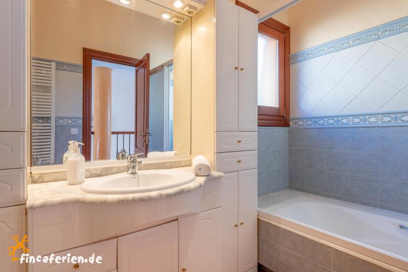 Strandnahes Ferienhaus mit Pool (kindersicher eingezäunt) in Portocolom