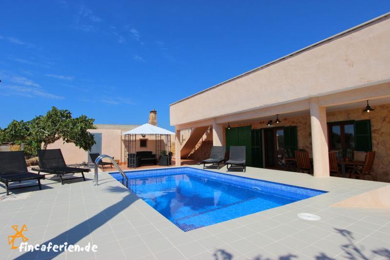 Mallorca strandnahe, moderne Finca mit Pool und Klimaanlage - Es ... Mallorca strandnahe, moderne Finca mit Pool und Klimaanlage - Es ...