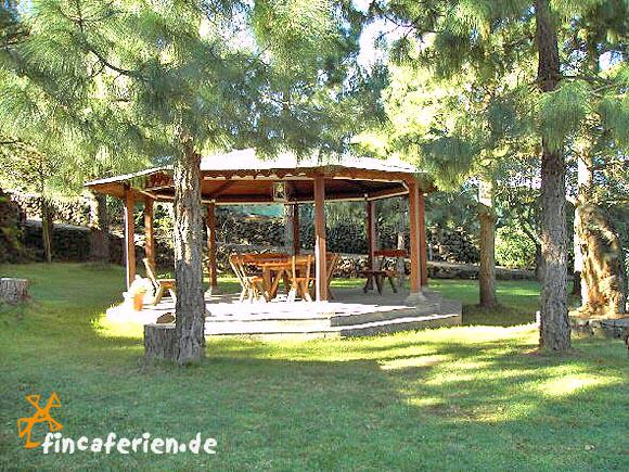 sitzplatz im garten – msglocal sitzplatz im garten – msglocal, Garten und Bauten