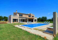 Ferienhaus mit Pool und Klimaanlage (Nr. 0697)