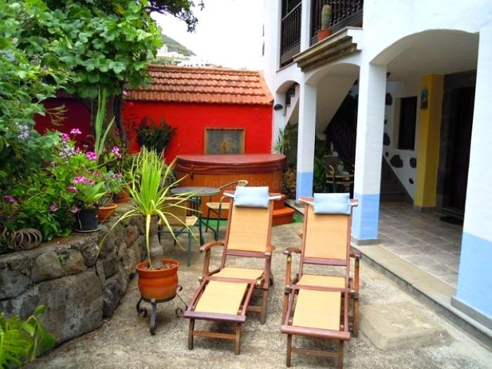 Kanarisches Ferienhaus für 4 Personen mit gepflegtem Garten im grünen