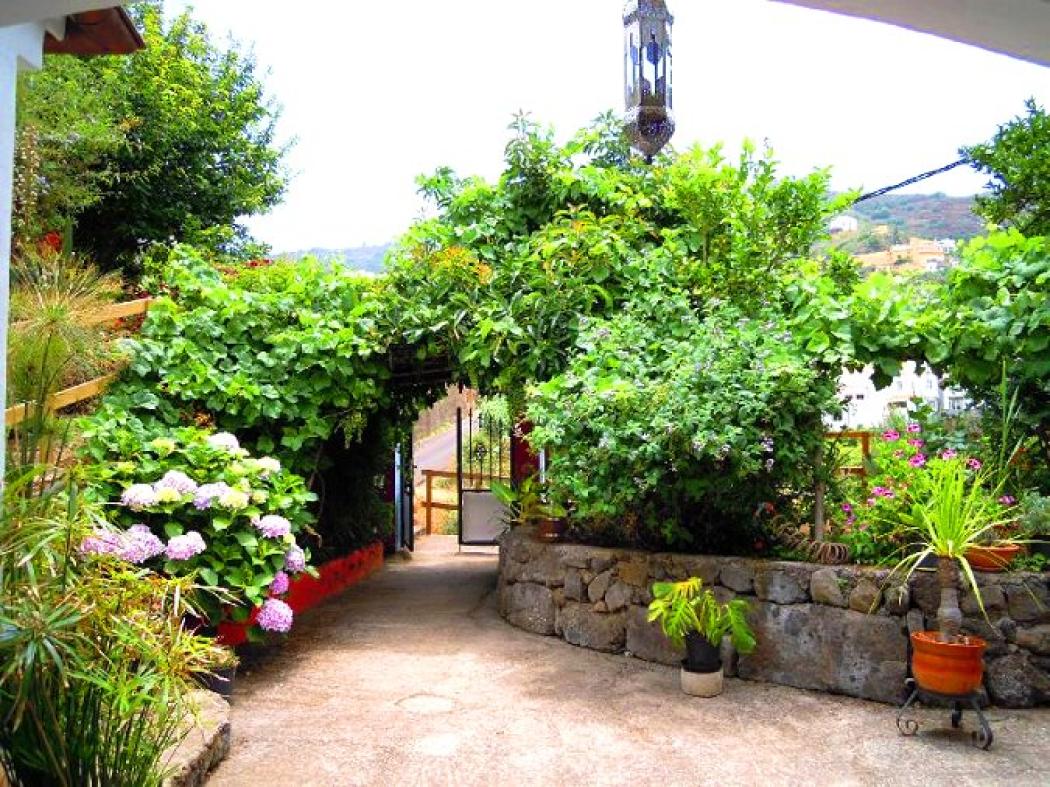 Kanarisches Ferienhaus für 4 Personen mit gepflegtem Garten im grünen