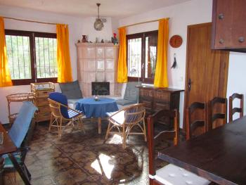 Wohn- und Essbereich mit Kachelofen Wohn- und Essbereich mit Kachelofen