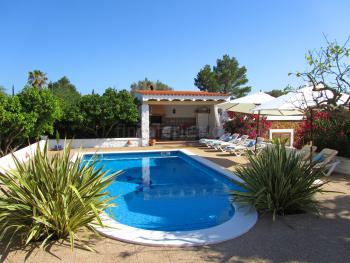 Ferienhaus mit Pool nahe Ibiza-Stadt