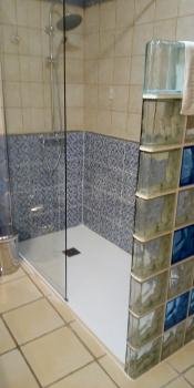 Bad mit Dusche Bad mit Dusche