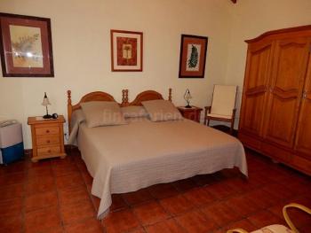 Schlafzimmer mit Doppelbett Schlafzimmer mit Doppelbett