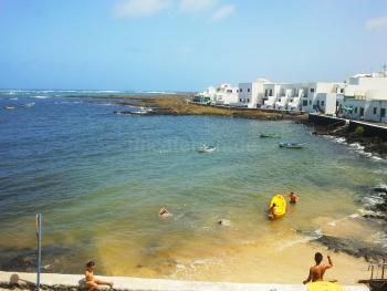 Kleiner Sandstrand in Orzola 