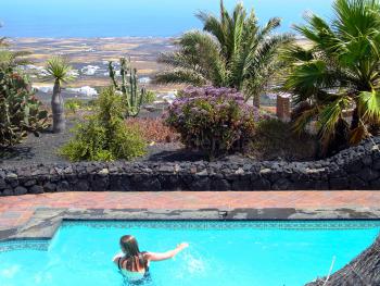 Garten, Pool und toller Meerblick