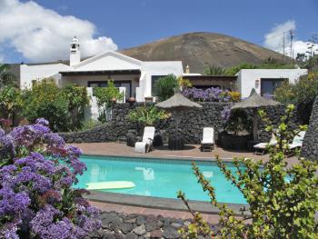 Lanzarote: Ferienhaus - Finca mit Pool