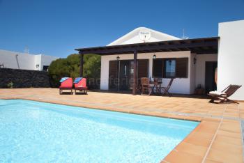 Ferienhaus mit Pool bei San Bartolomé