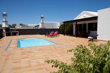 Ferienhaus mit Pool bei San Bartolome