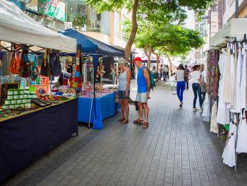 Flaniermeile und Markt in Arrecife