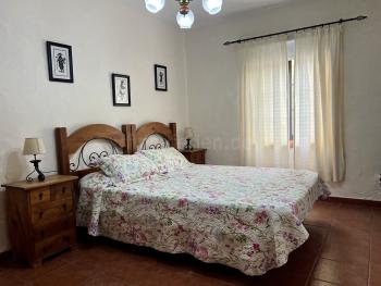 Schlafzimmer mit Doppelbett