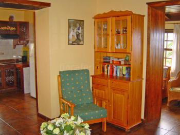 Wohnzimmer mit Sessel