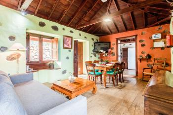 Wohn- und Esszimmer im kanarischen Stil