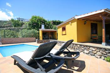 Pool, Sonnenterrasse, Grillecke