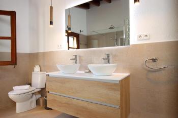 Bad mit Badewanne Bad mit Badewanne