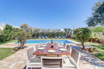 Dinner am Pool