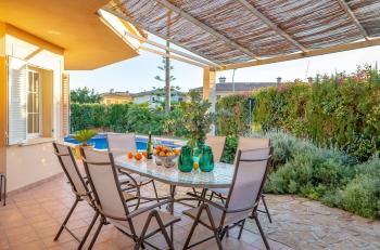 Terrasse mit Essbereich