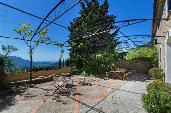 Große Terrasse mit Panoramablick