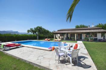 Alleinstehende Finca mit Pool