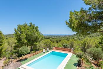 Ferienhaus mit Meerblick und Pool