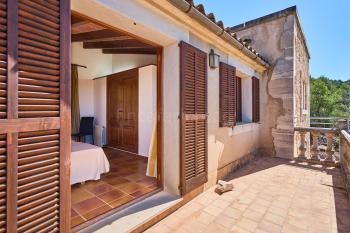 Balkon der Finca im Wald