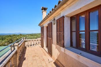 Balkon der Finca im Wald