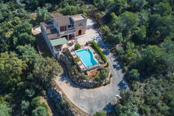 Finca in Alleinlage in Binifarda