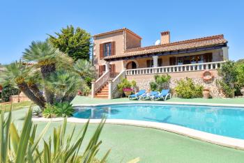 Finca mit Meerblick und Pool bei S'Horta auf Mallorca