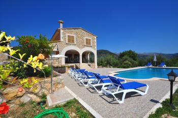 Ferienhaus mit Pool, Klimaanlage und Heizung