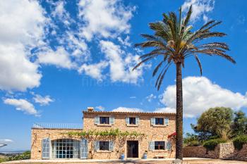 Familienurlaub: privates Ferienhaus mit Pool