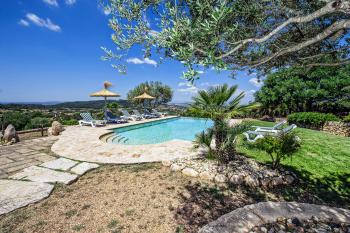 Familienurlaub: privates Ferienhaus mit Pool