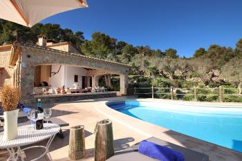 Finca mit Pool und Poolterrasse Finca mit Pool und Poolterrasse