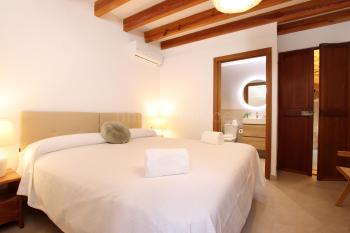 Schlafzimmer mit Bad en Suite Schlafzimmer mit Bad en Suite