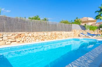 Relaxen im Garten und am Pool